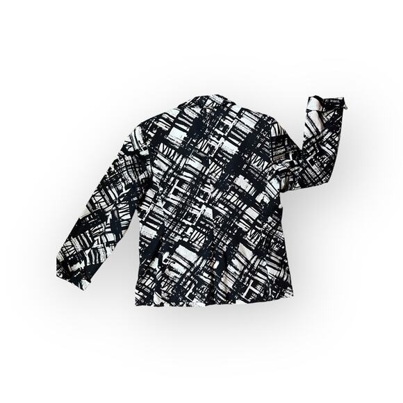 Excellent condition black and white coldwater creek blazer - Picture 5 of 6